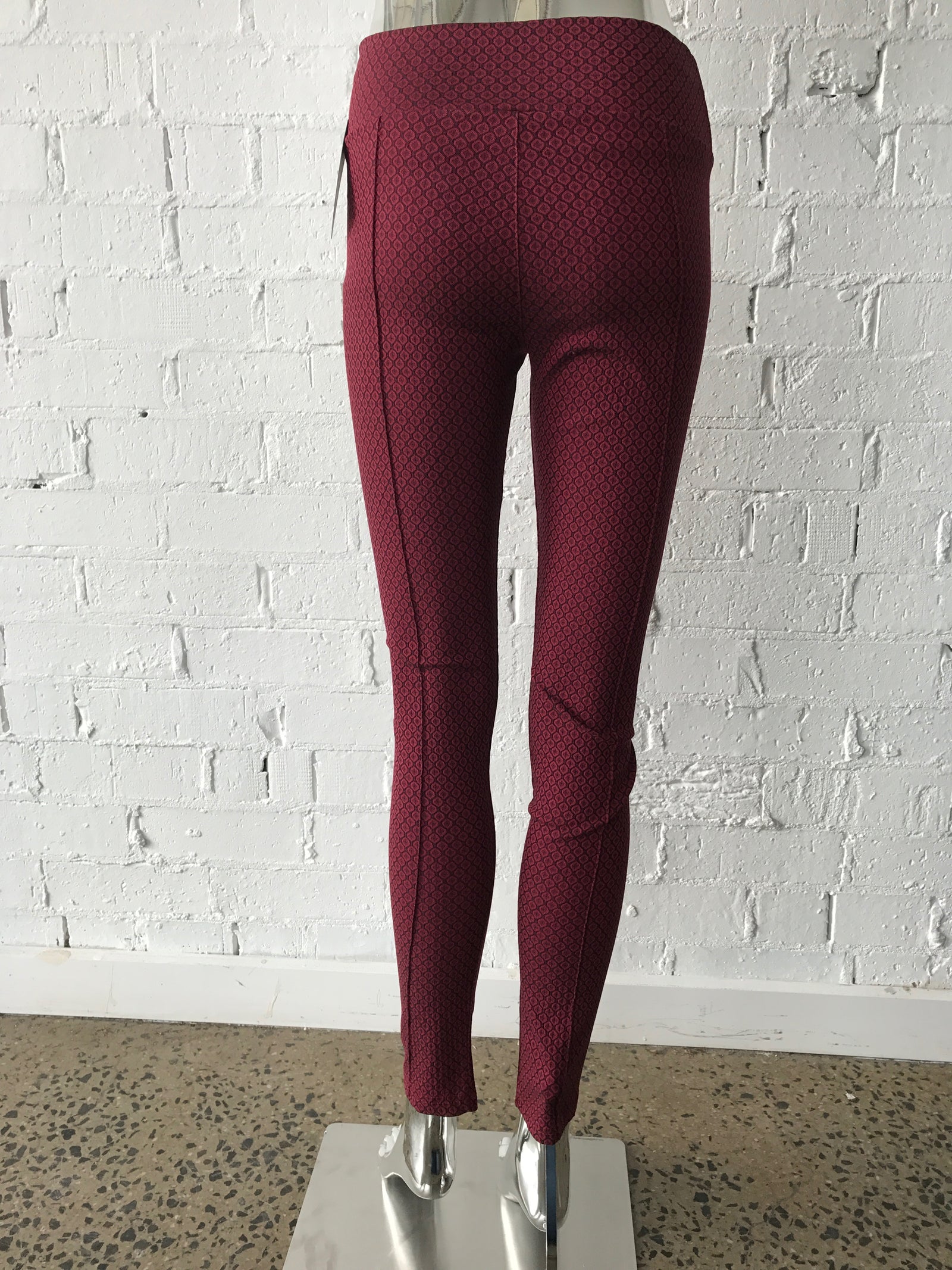 Women's Slimfit Pants • Maroon Pattern