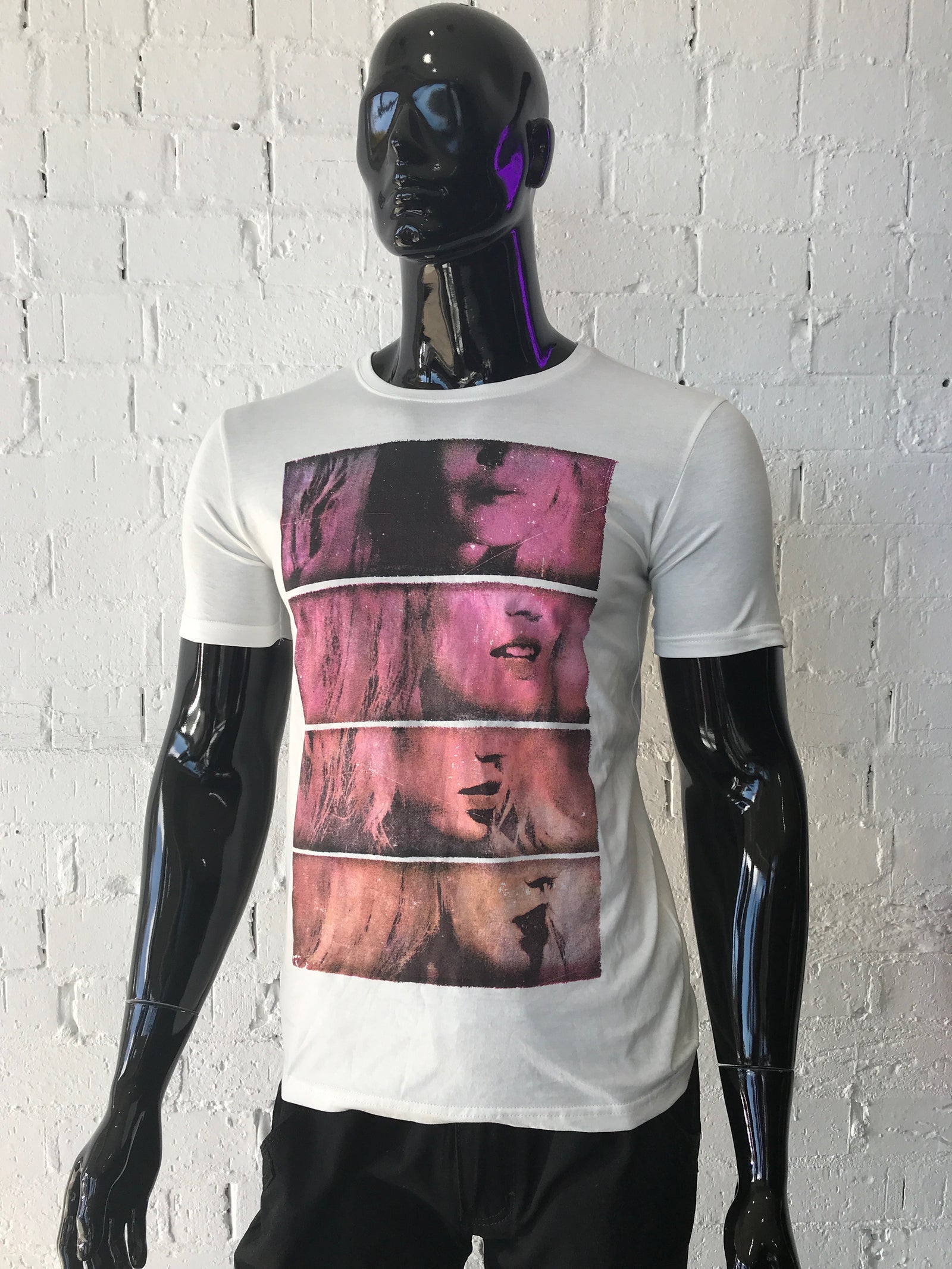 Mens T-Shirt • Lip Scenes