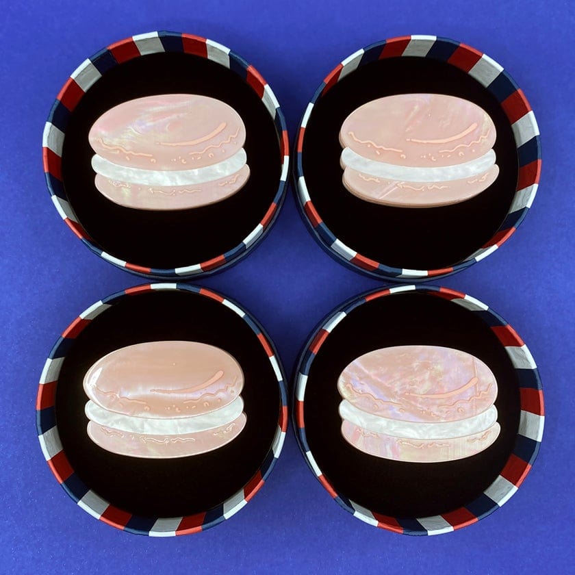 Erstwilder Brooch • Magnifique Macaron